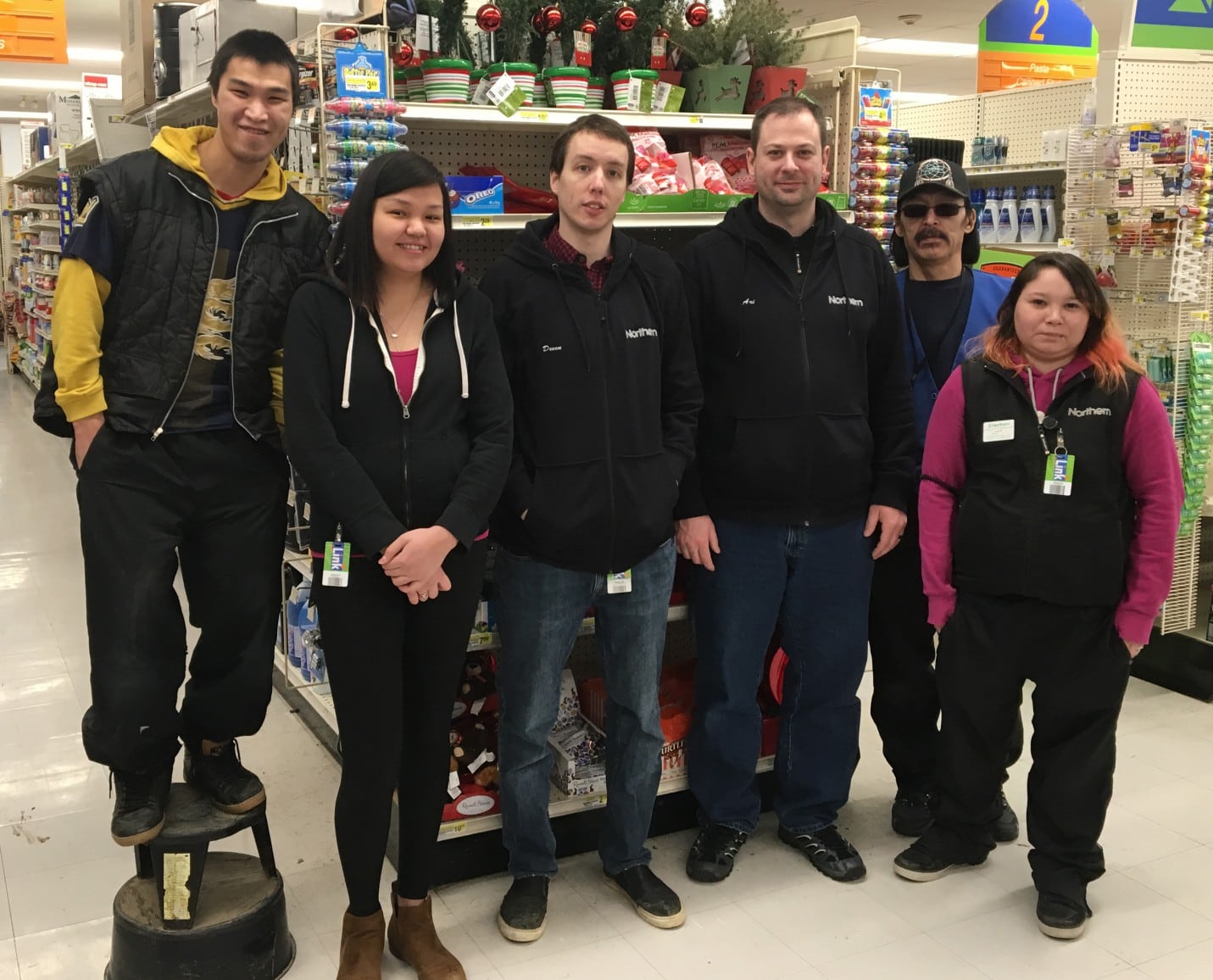 Staff_Photo_aklavik.jpg (344 KB)